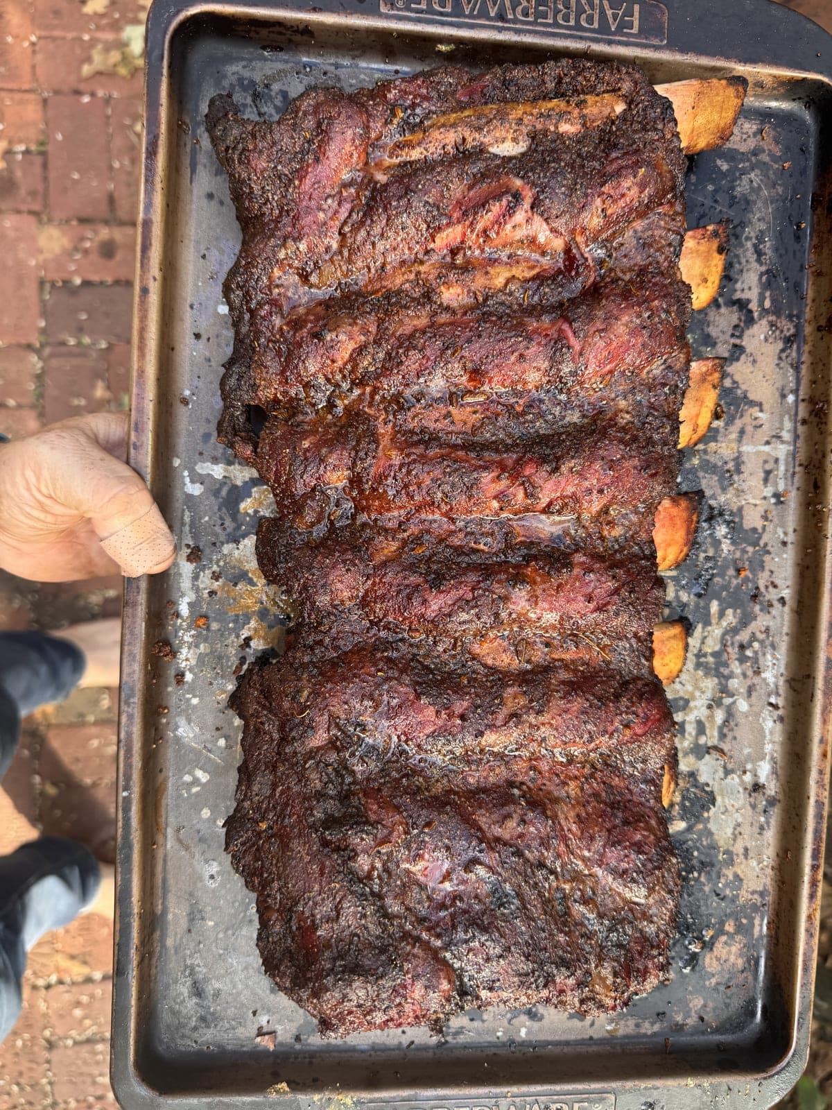 Sliced ribs with perfect smoke ring